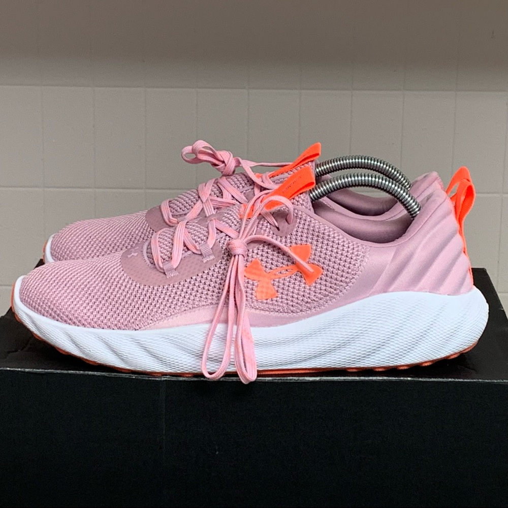WOMENS UNDER ARMOUR CHARGED PURSUIT ATHLETIC RUNNING SHOES LIKE NEW SIZE 11